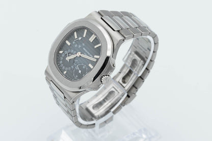 Patek Philippe Nautilus 5712/1A neuwertig/ungetragen aus 2021 im Full-Set