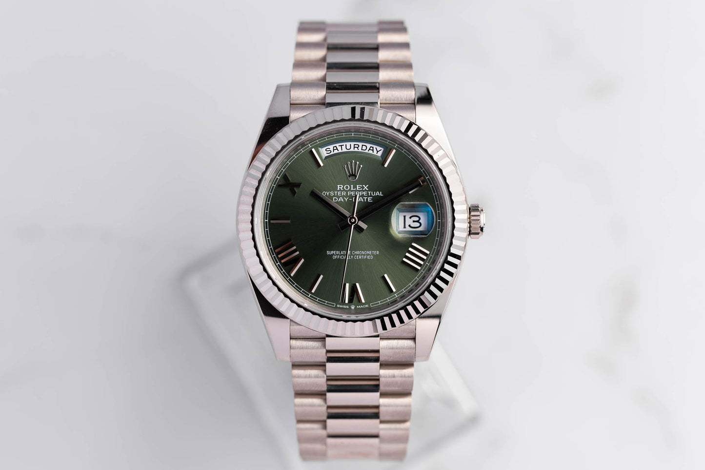 Rolex Day-Date 40 Oliv-Dial LIKE-NEW 2023 Full-Set