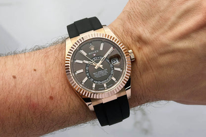 Rolex Sky-Dweller NEU aus 2024 Full-Set